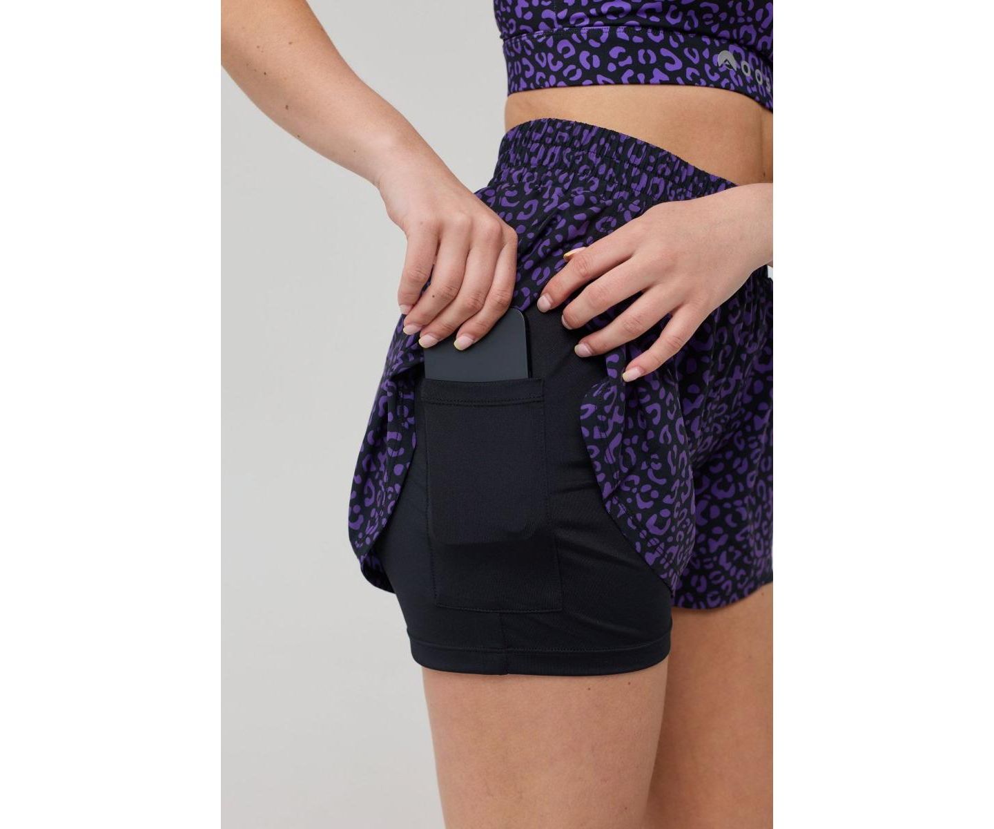 Женские шорты OOSC Elite 2 in 1 Running Shorts - Purple Leopard, цвет: Фиолетовый леопардовый — фото 4