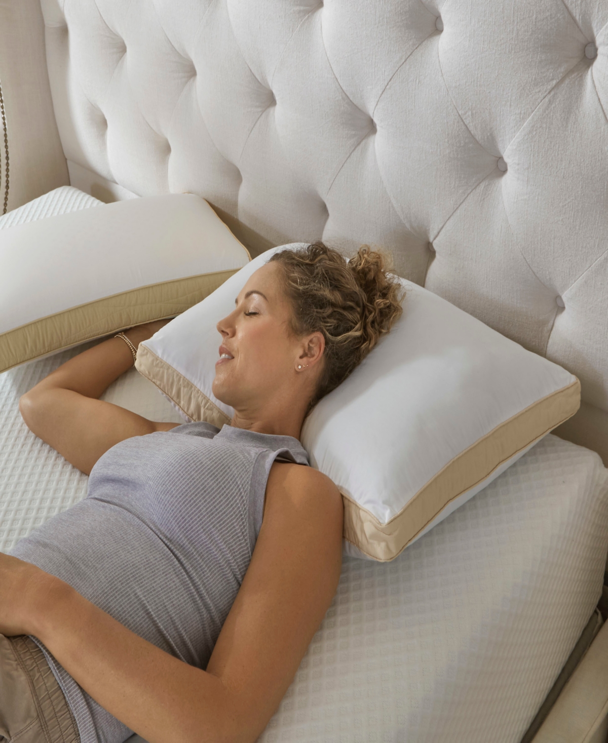 La-z-boy Hybrid Bliss Memory Foam Core Pillow, Standard/queen In White