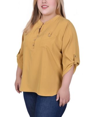 Plus Size 3/4 Tabbed Sleeve Y Neck Top