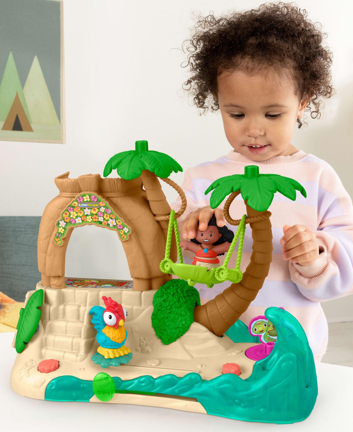 Детский игровой набор Little People Disney Princess Moana Adventure Village Playset with 2 Figures, Ages 1.5-5 Years — фото 3