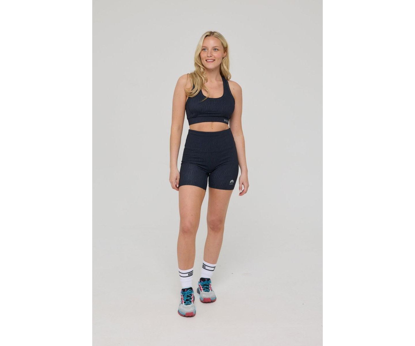 Женские шорты OOSC Infinite High Waisted Shorts - Black Tiger, цвет: Чёрный — фото 3