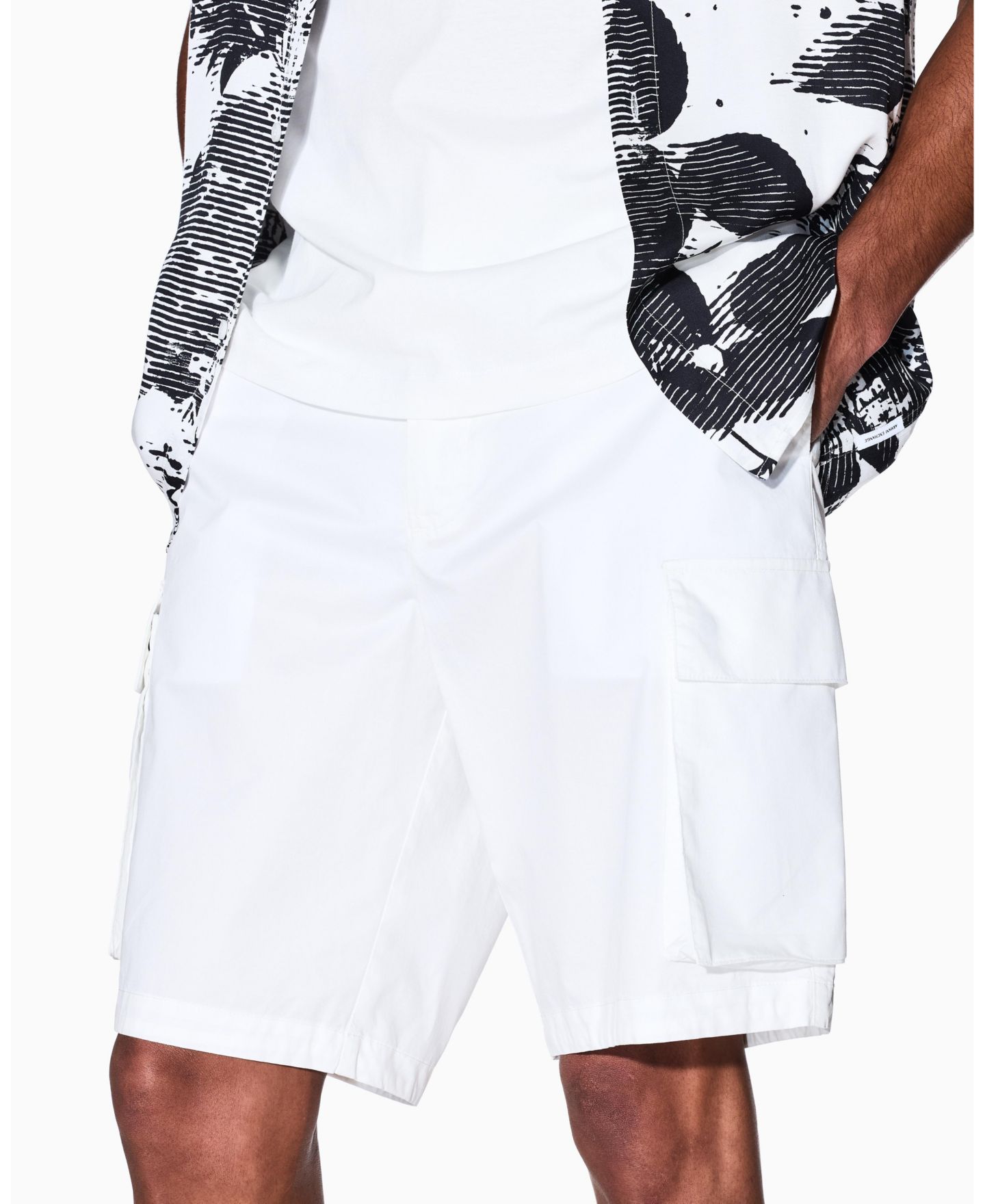Мужские шорты A|X Armani Exchange Cotton Twill Cargo, цвет: Молочный белый — фото 39