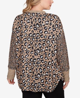 Plus Size Sweater Trimmed Cozy Animal Print Top