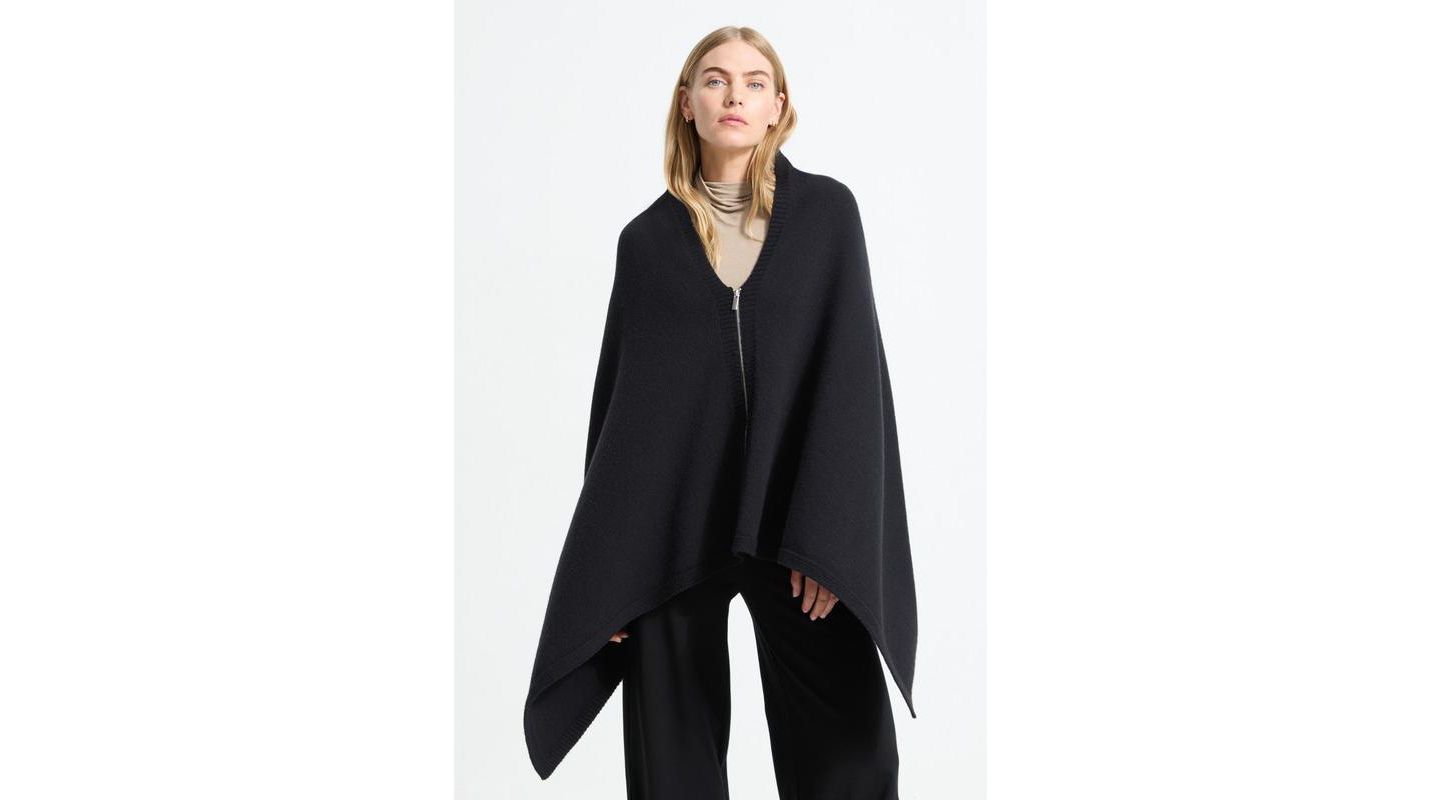 Женская накидка Marcella Mika Italian Merino Wool Asymmetric-Hem Knit Cape with Zip, цвет: Чёрный — фото 1