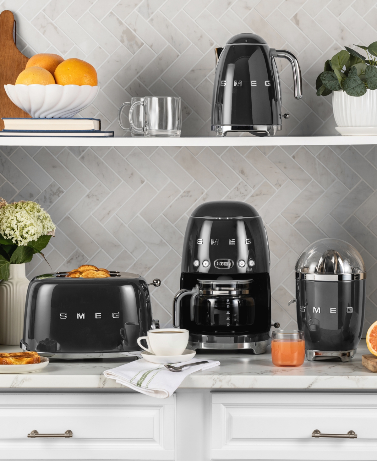 Smeg 50s Retro Style Aesthetic Citrus Juicer In Black