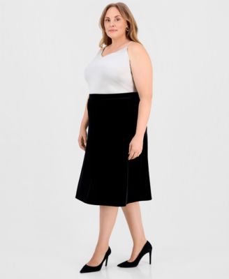 Plus Size Velvet Pull-On Midi Flair Skirt 