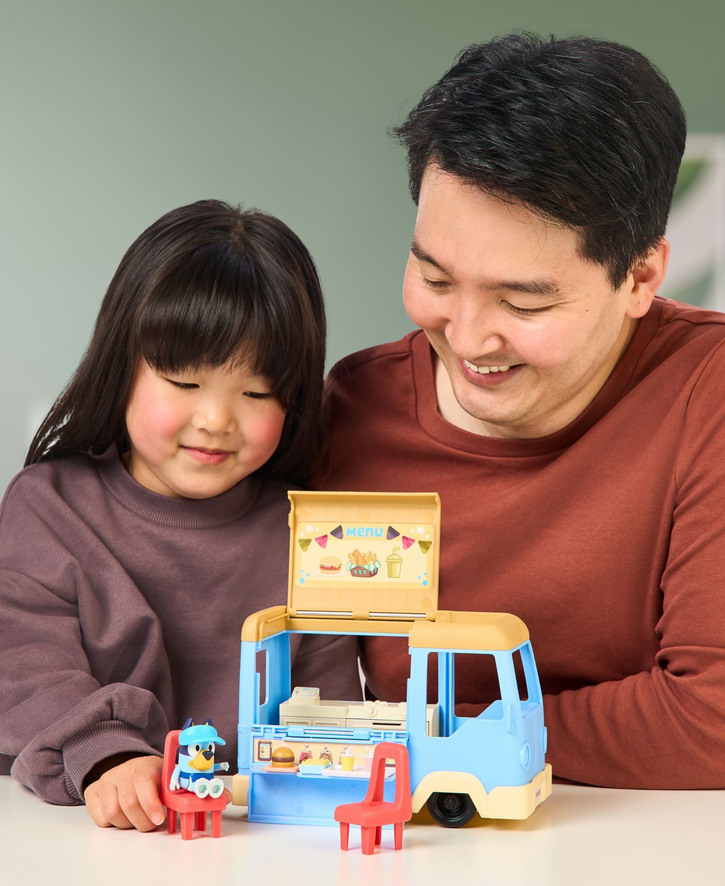 Детский игровой набор Bluey Food Truck Transforming 7-Piece Playset, Ages 3+ — фото 10