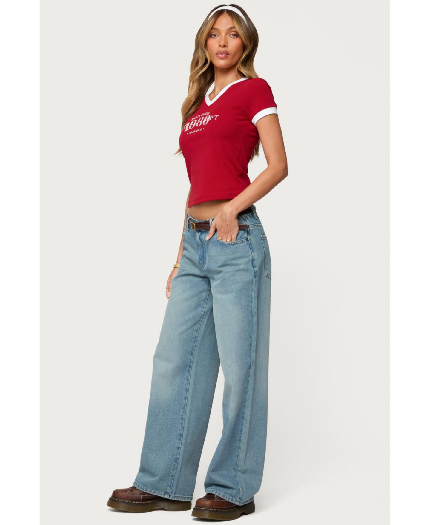 Женская футболка Edikted Santa Monica V Neck, цвет: Красный — фото 2