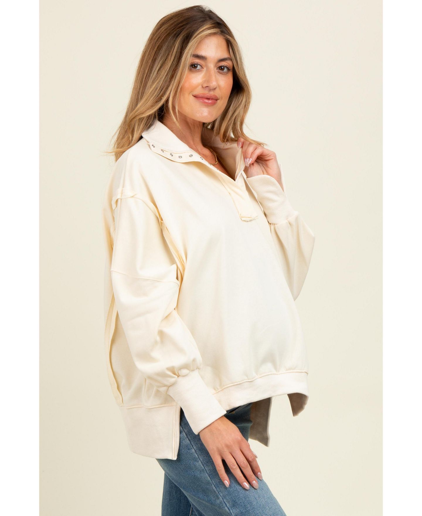 Женский свитшот Pinkblush Cream Snap Button Pullover Henley, цвет: Кремовый — фото 2
