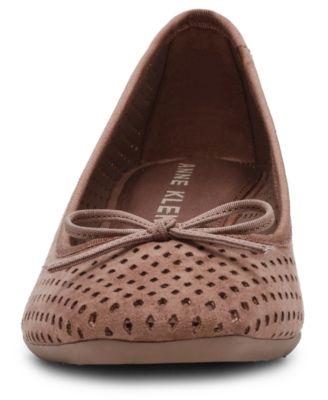 Women's Winslet Perforated Wedge Pumps