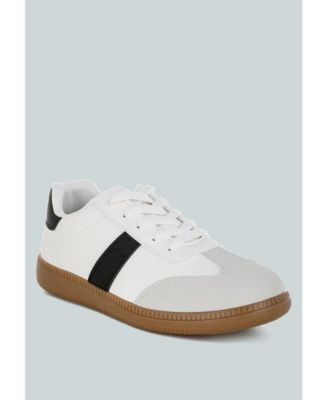 Womens Crossover Classic Lace-Up Flatform Sneaker