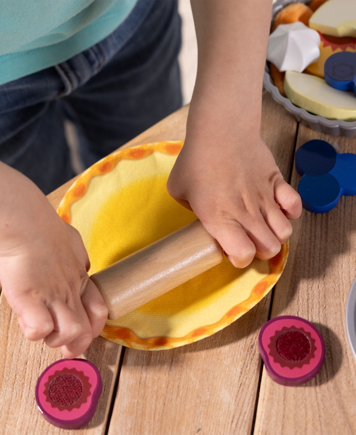 Melissa & Doug "doughlicious" Cook, Bake & Serve Pretend Play Set In Multi