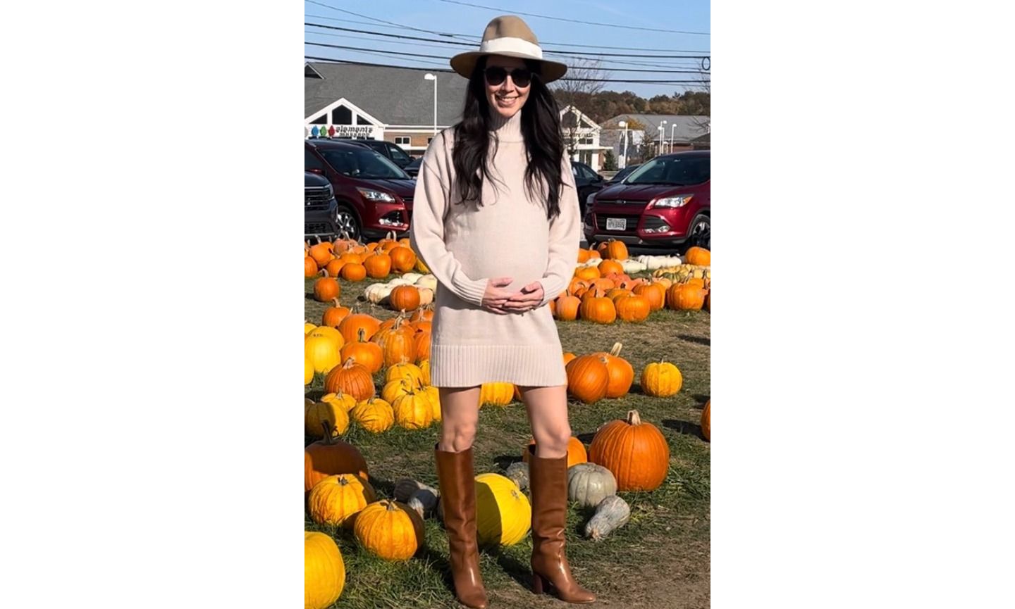 Женское платье Pinkblush Beige Turtle Neck Mini Sweater Dress, цвет: Бежевый — фото 4