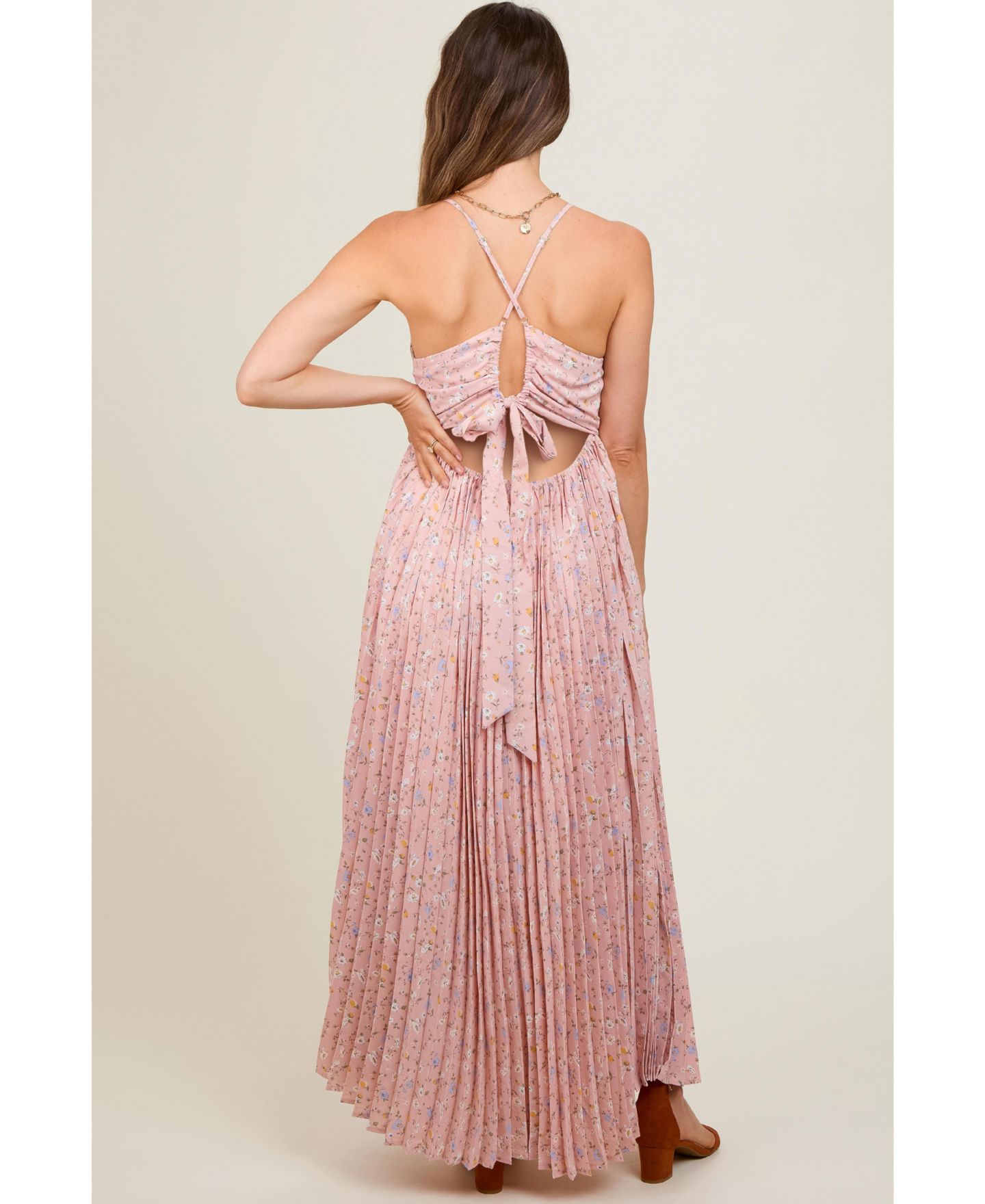 Женское платье Pinkblush Light Pink Floral Pleated Back Cutout Maxi, цвет: Светлый розовый — фото 5