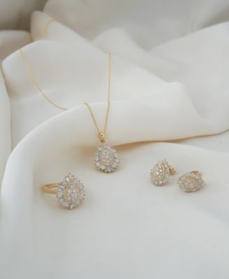 Diamond Baguette & Round Cluster Pendant Necklace (1 ct. t.w.) in 14K Yellow Gold, Macy's Exclusive