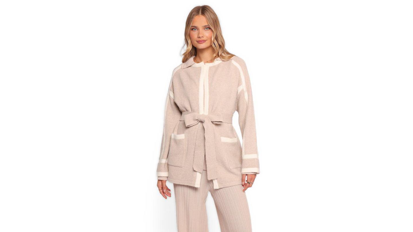 Женские куртки Petal and Pup Maloney Tie Front Coatigan, цвет: Бежевый / Хаки — фото 1