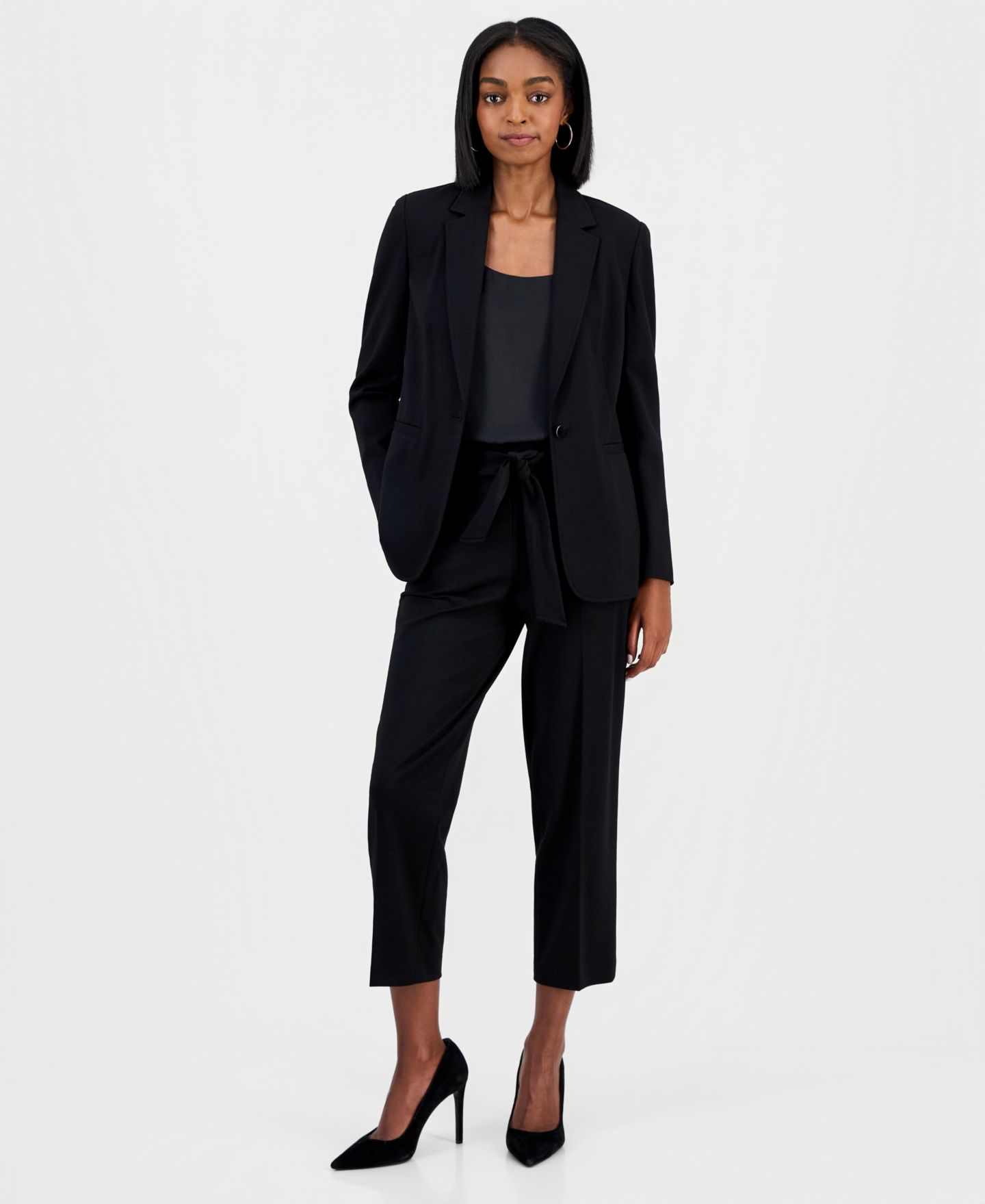 Женский пиджак Bar III Compression Notch-Collar Single Button Blazer, Scoop-Neck Camisole & Compression Tie Front Capri Pants, цвет: Тёмно-синий — фото 1