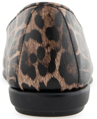 Women's Betunia Casual Flat