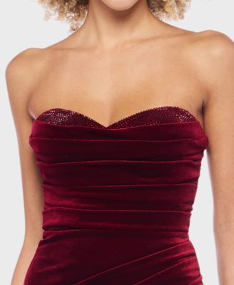 Junior's Velvet Strapless Sweetheart Neck Dress