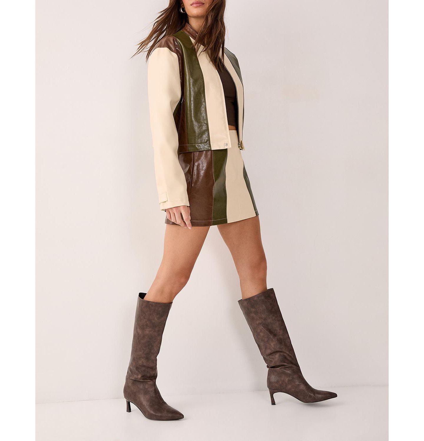 Женская куртка Nasty Gal Panelled Faux Leather Biker, цвет: Кремовый — фото 7