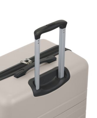 Lisbon 22" Carry-On Spinner