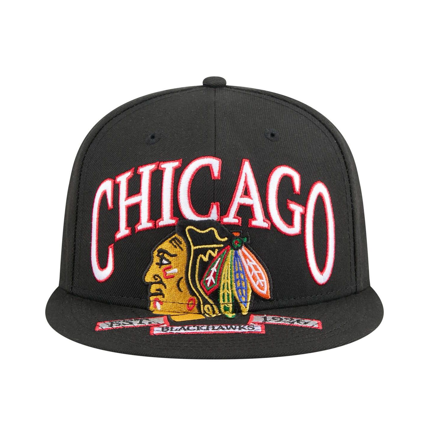 Мужская кепка New Era Black Chicago Blackhawks Oversized Arch 59Fifty Fitted Hat — фото 2