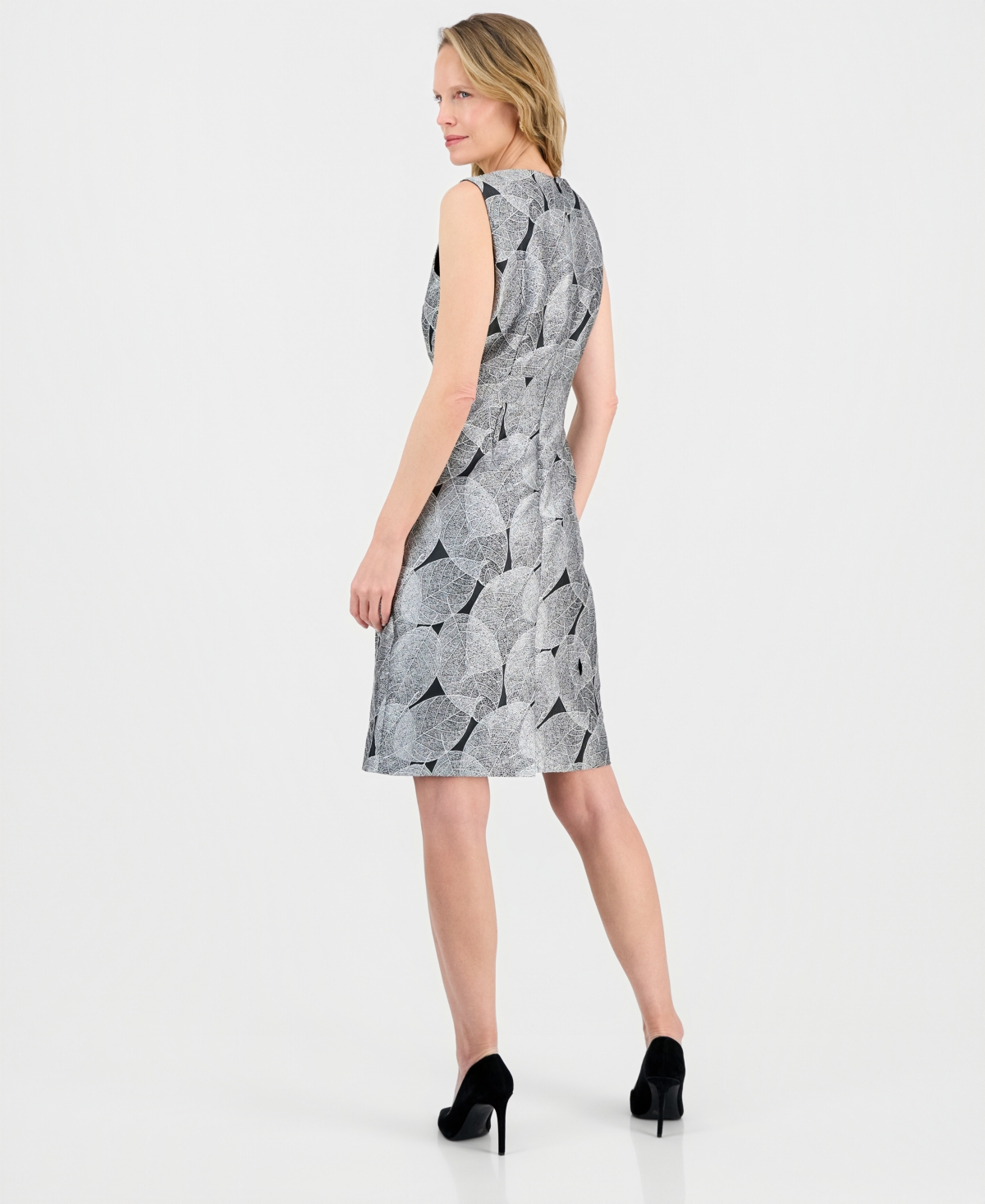 Kasper Women's Leaf Jacquard Sleeveless Sheath Dress In Gray