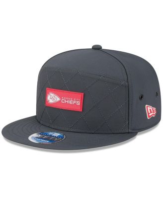 New Era - Men's Charcoal Kansas City Chiefs 2025 Sideline Cold Weather Split Panel 9FIFTY Snapback Hat