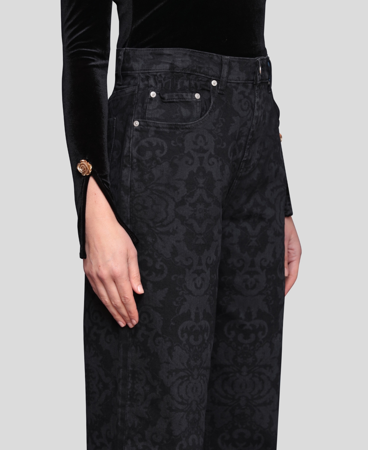 Avec Les Filles Women's Elastic Cinched Jeans