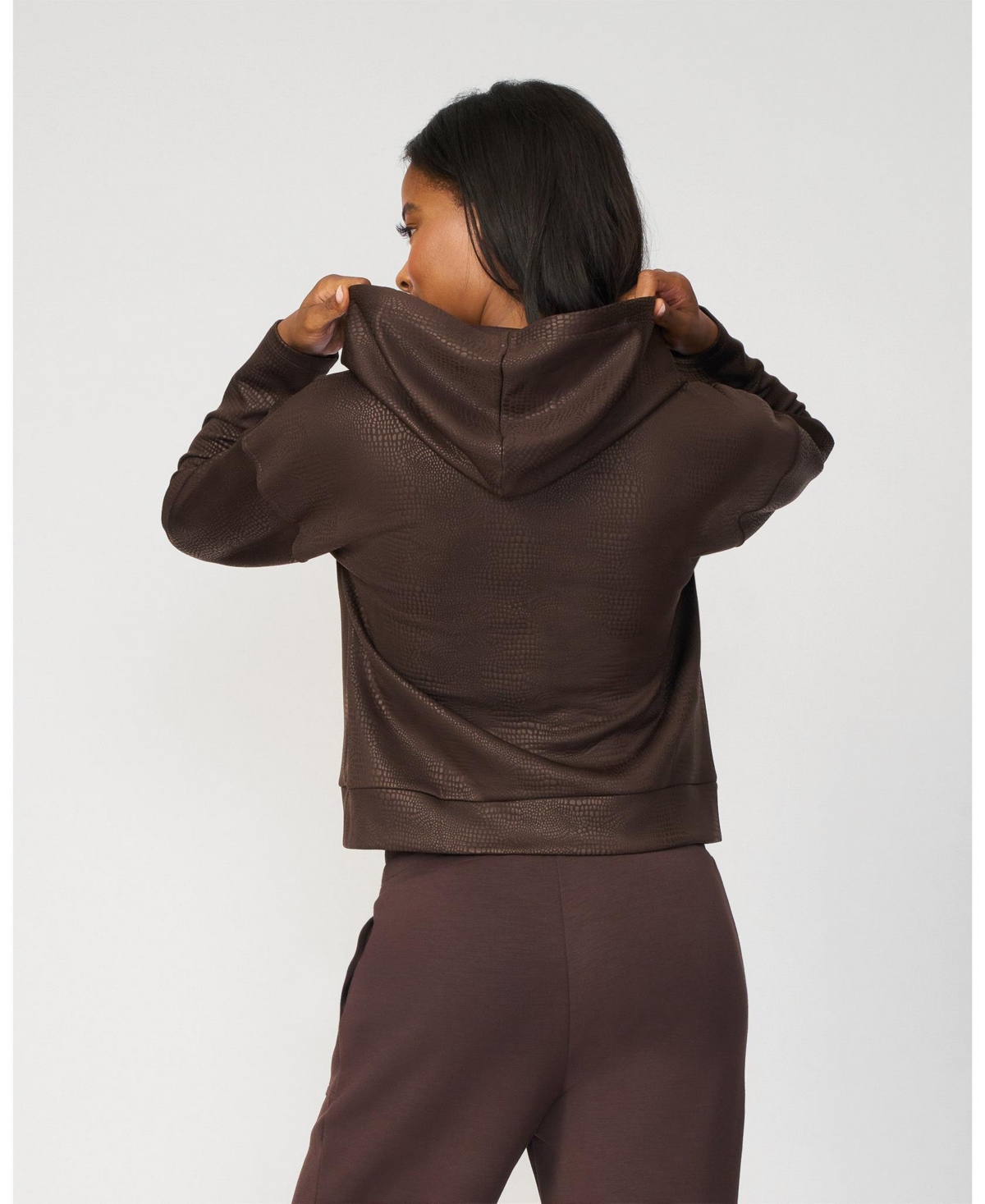 Cable & Gauge Women's Coated Bubble Hem Hoodie