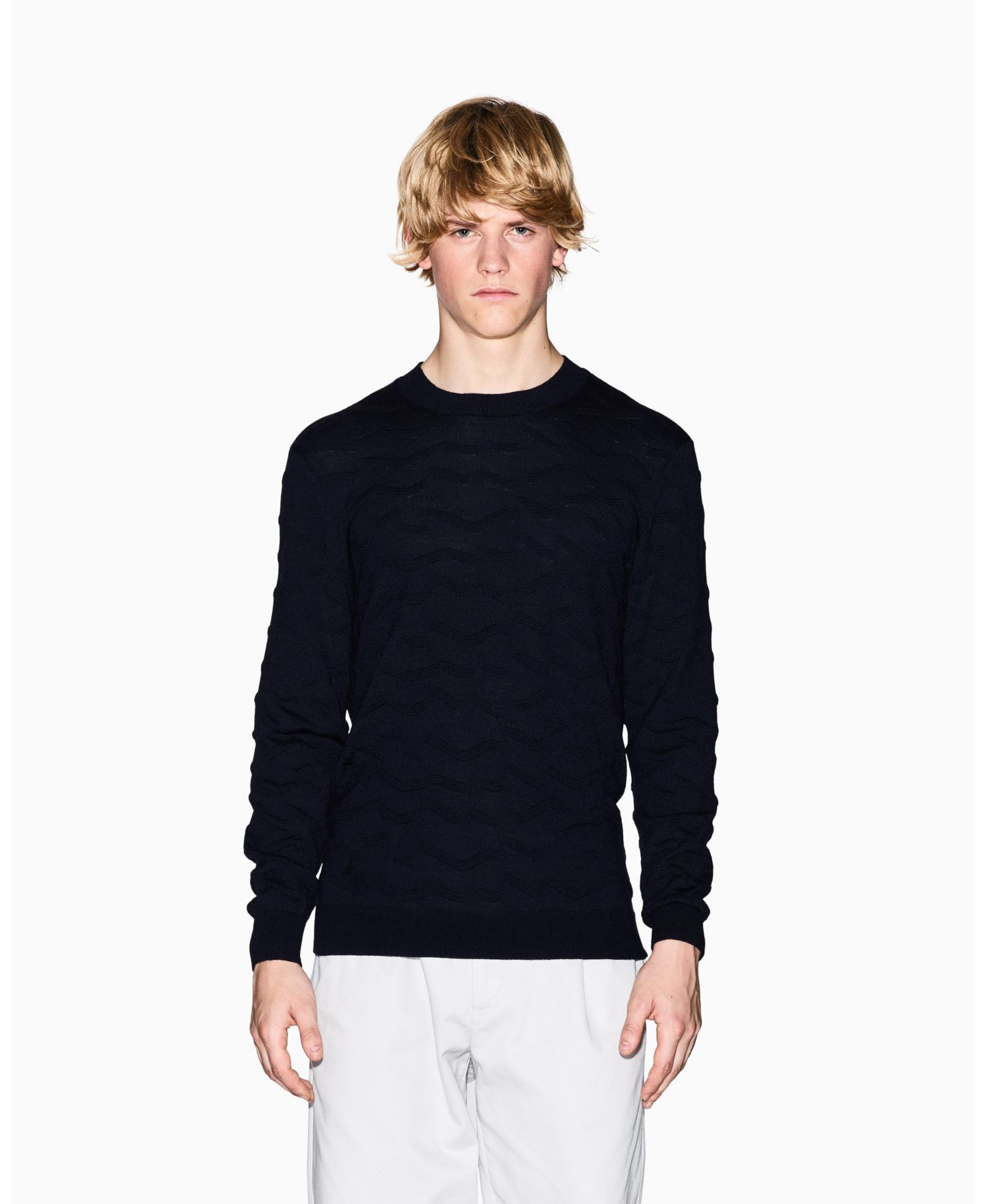 Мужской свитер A|X Armani Exchange Cozy Lab Tonal Crewneck, цвет: Глубокий тёмно-синий — фото 10