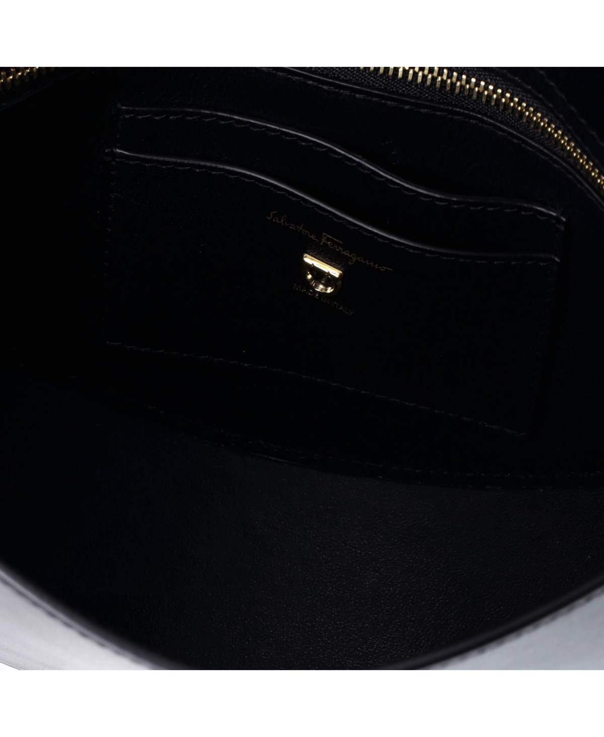 Pre-Owned Salvatore Ferragamo Aura Bag Leather