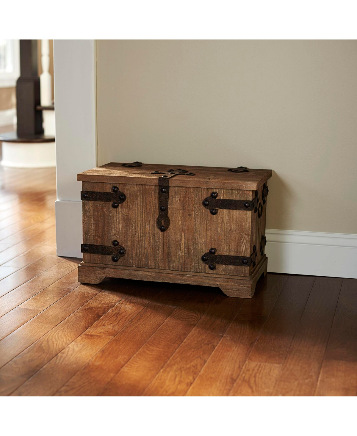 Household Essentials Decorative Trunk, Victorian, Small, Chinese Fir Wood