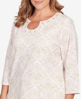 Plus Size Printed 3/4 Sleeve Top with Horseshoe Neckline
