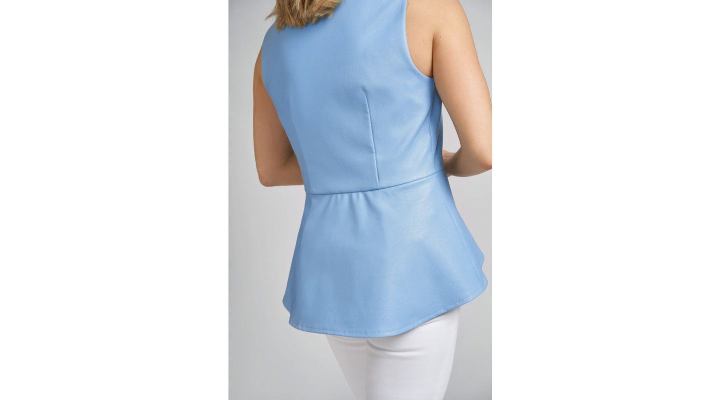 Женский жилет Caldwell Collection Reagan Faux Leather Fitted High Low Peplum with Gold Zippered Front, цвет: Небесно-голубой синий — фото 2