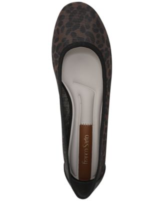 Women's Christina Round Toe Ballerina Flats