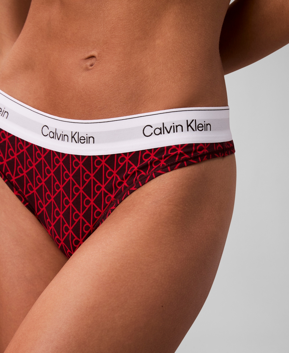 Calvin Klein Seamless Emblem Stitch-free Thong In Red