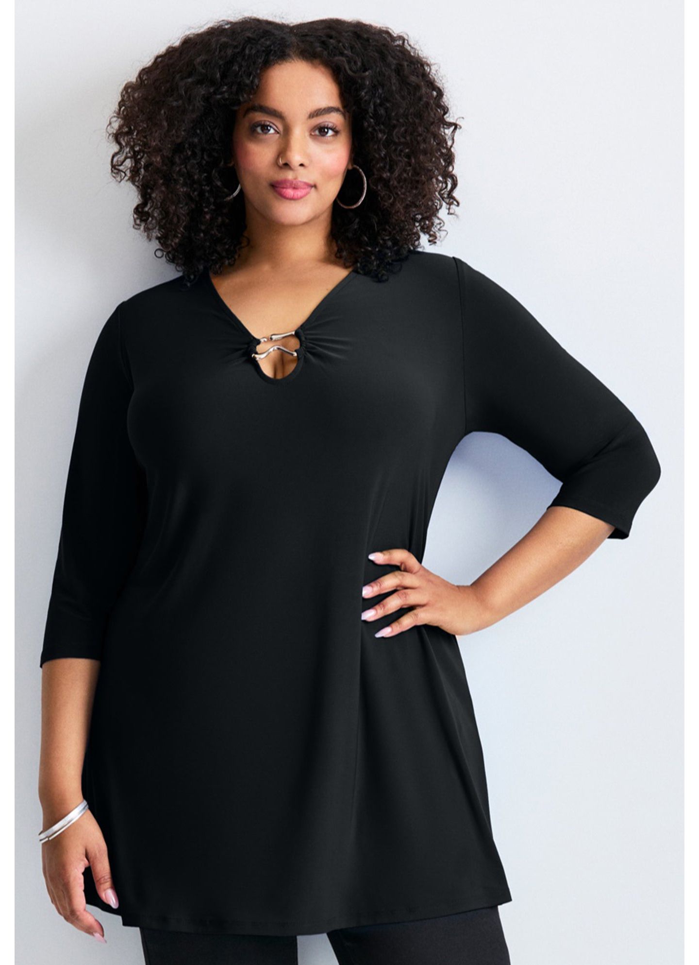 Женский топ Avenue Plus Size Ring Detail Tunic Top, цвет: Чёрный — фото 2