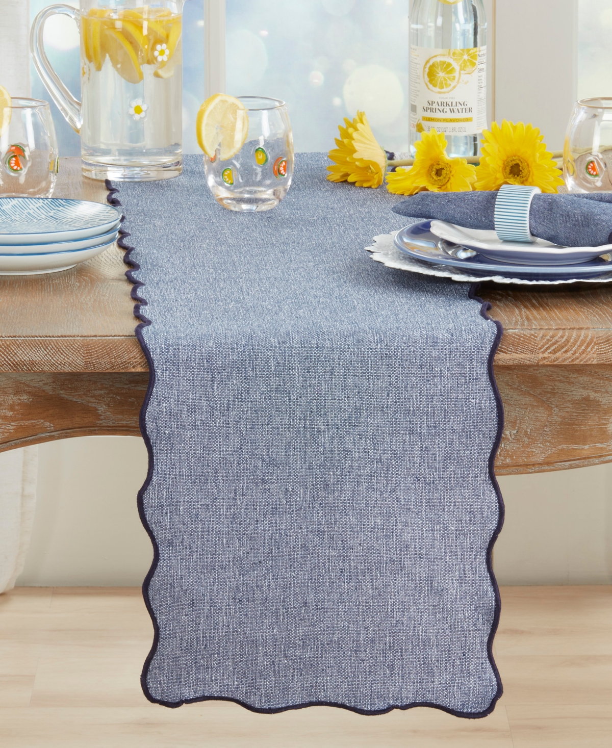 Saro Lifestyle Scallop Border Table Runner, 13" x 72"