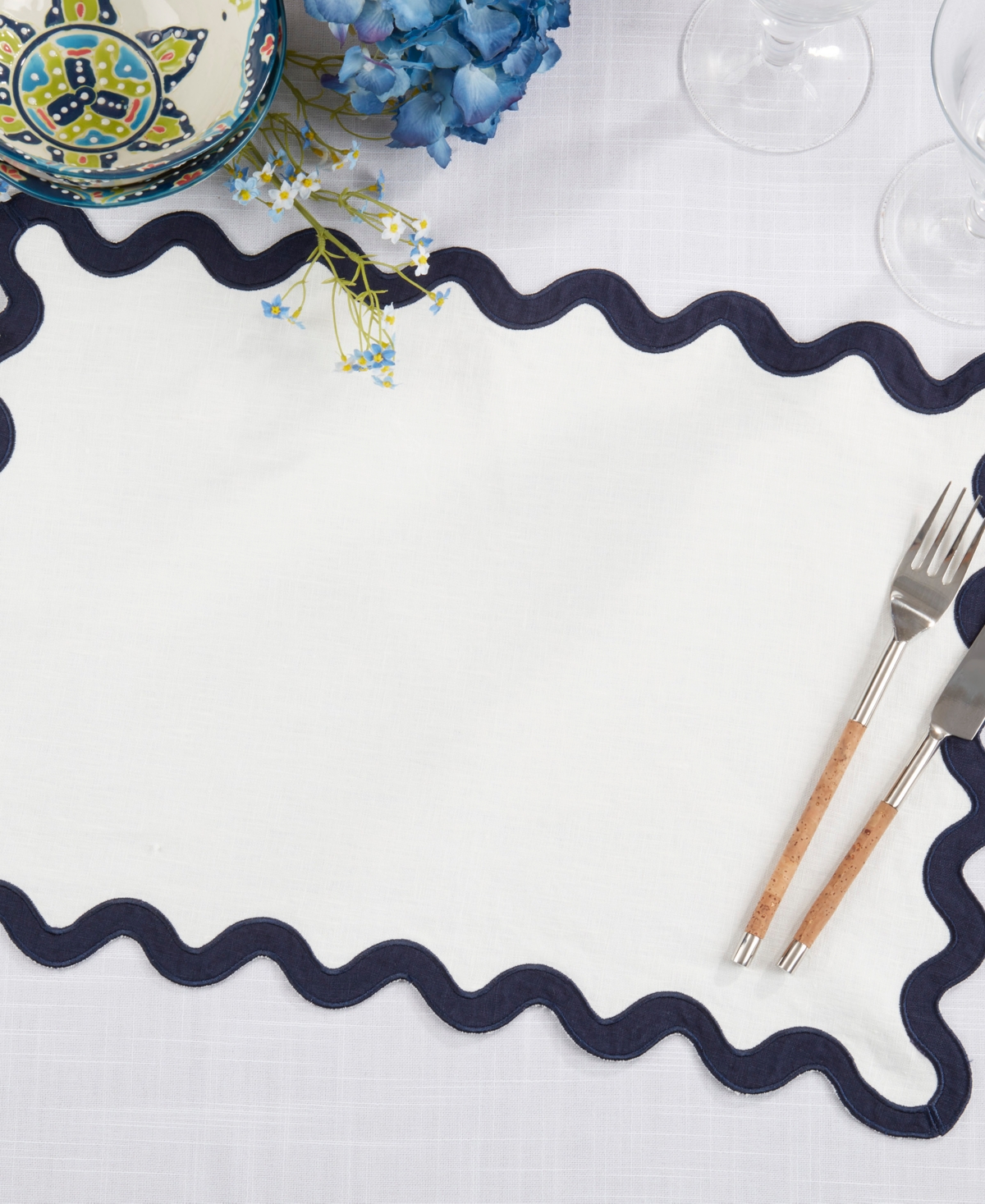 Saro Lifestyle Linen Eco Scallop Border Placemat, Set of 4