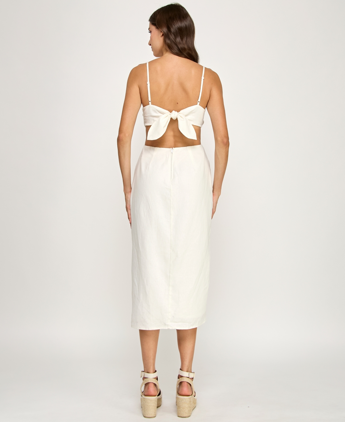 Row A Juniors' Sleeveless Embroidered Scallop Bust Midi