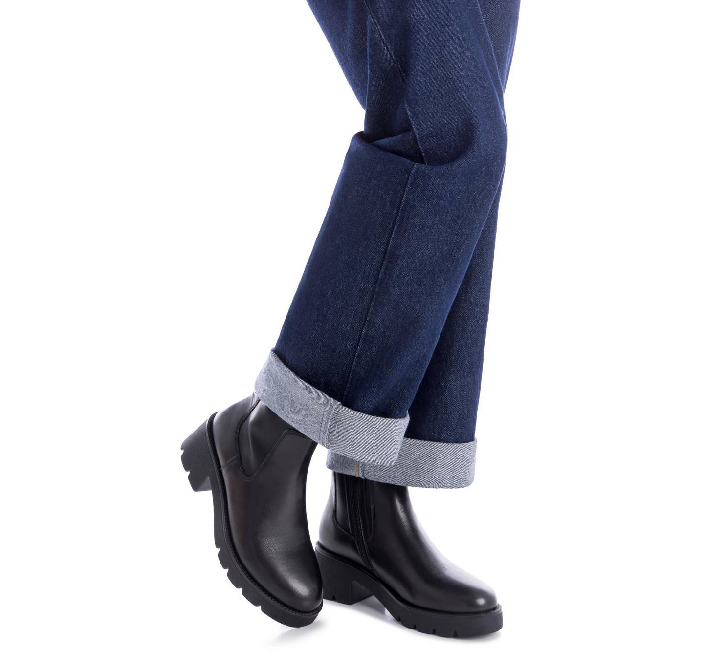 Женские ботинки XTI Stretchy Chelsea Booties, цвет: Чёрный — фото 4