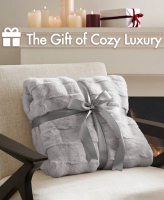 Vivienne Faux Fur Throw, 50" x 60"