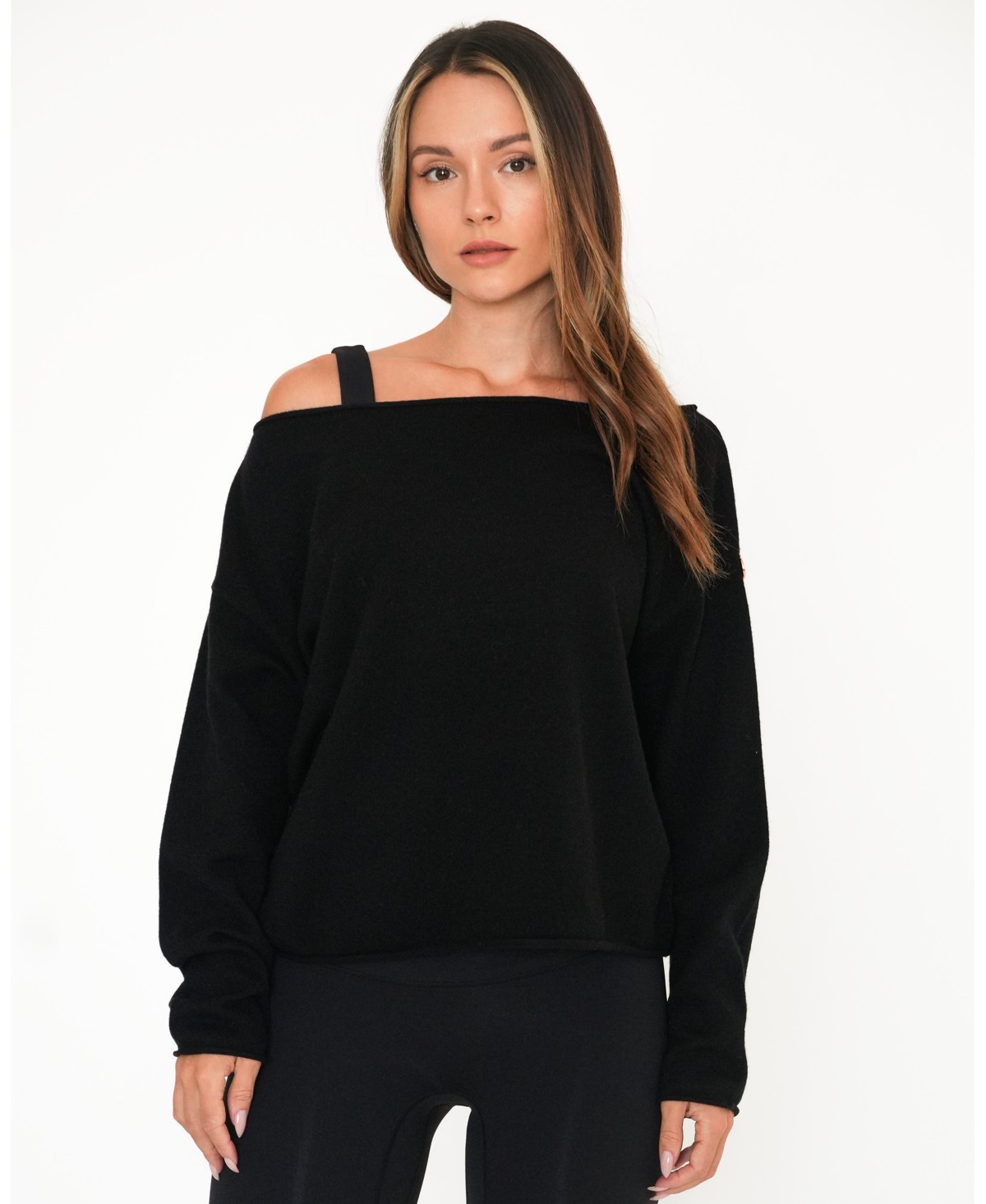 Женские Rebody Active Women's Romy Off Shoulder Cashmere Sweater — фото 1
