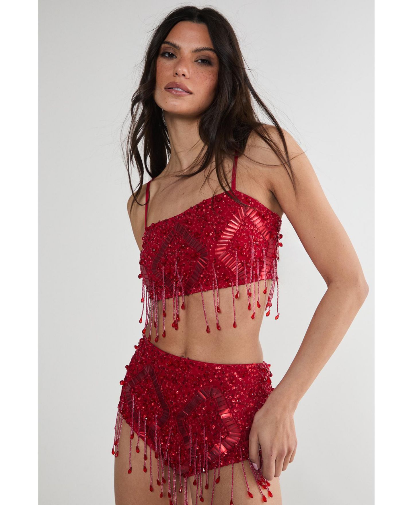 Женский топ Nasty Gal Embellished Tassel Beaded Crop, цвет: Красный — фото 1