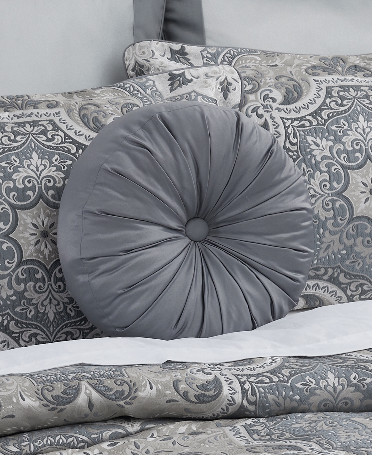 Royal Court Lisbon Tufted Decorative Pillow, 15" Round In Gray
