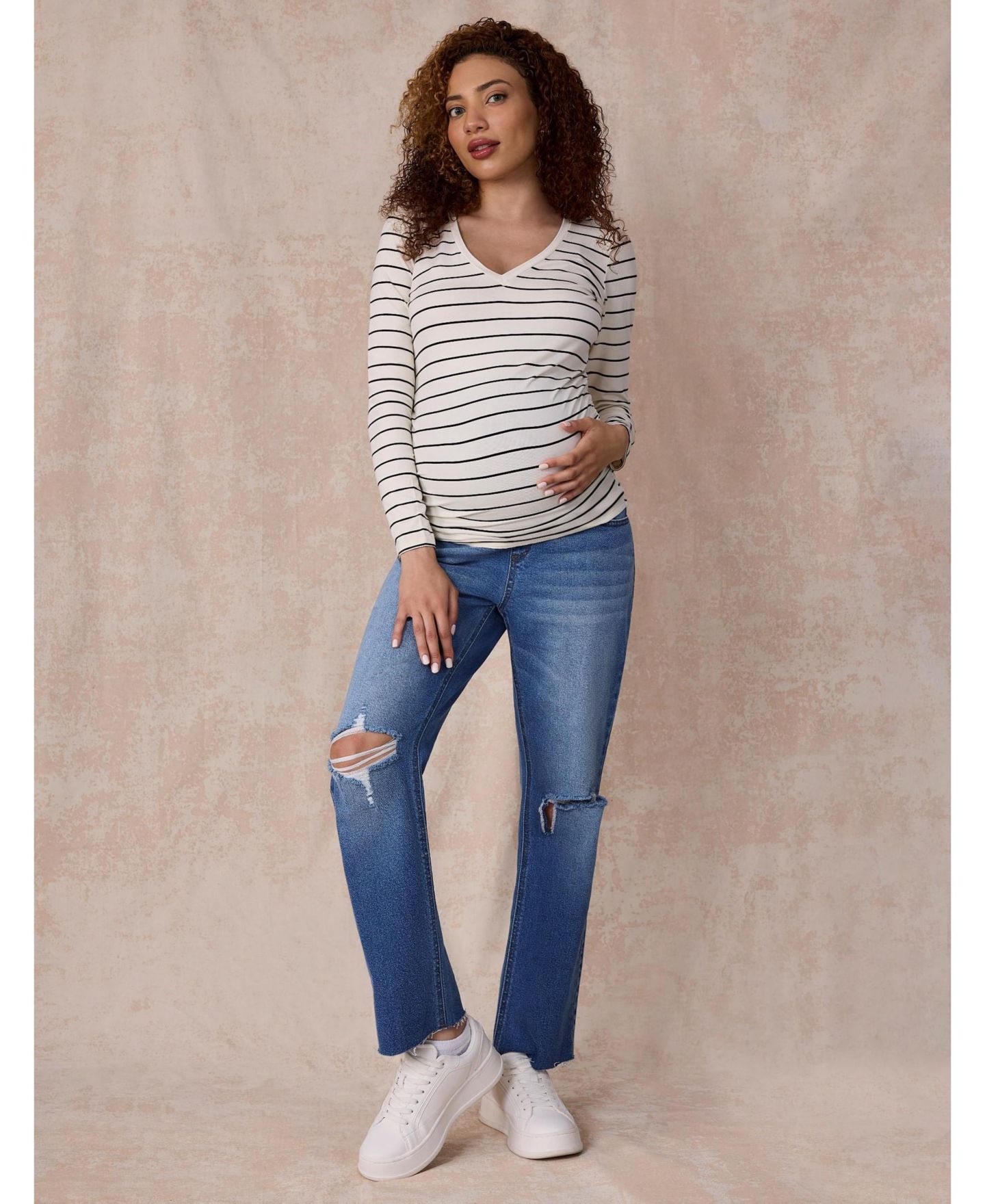 Женская футболка Motherhood Maternity Motherhood V-Neck Side-Ruched Long Sleeve, цвет: Белый / Чёрный — фото 4