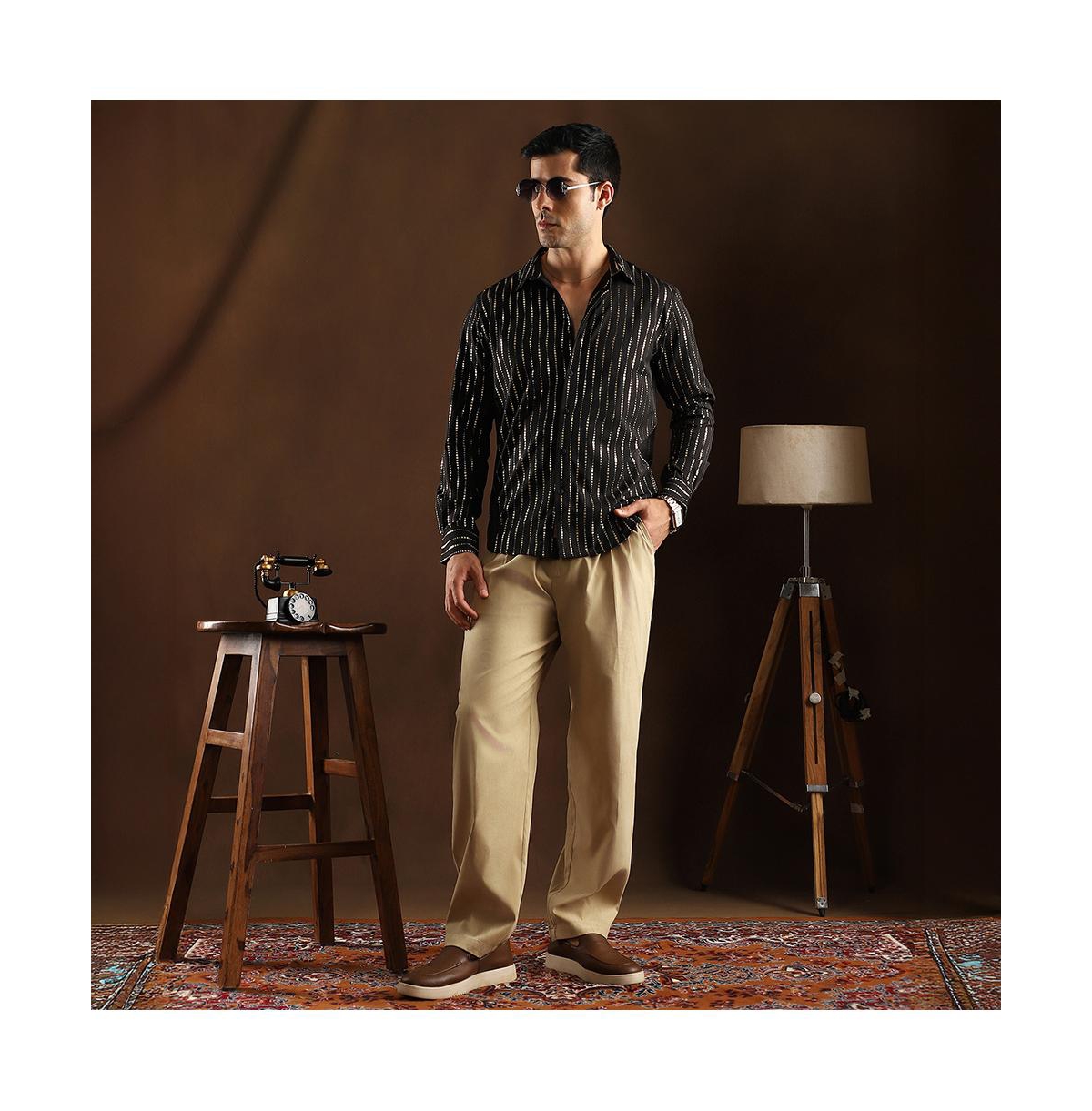 Campus Sutra Men's Metallic-Vined Shirt