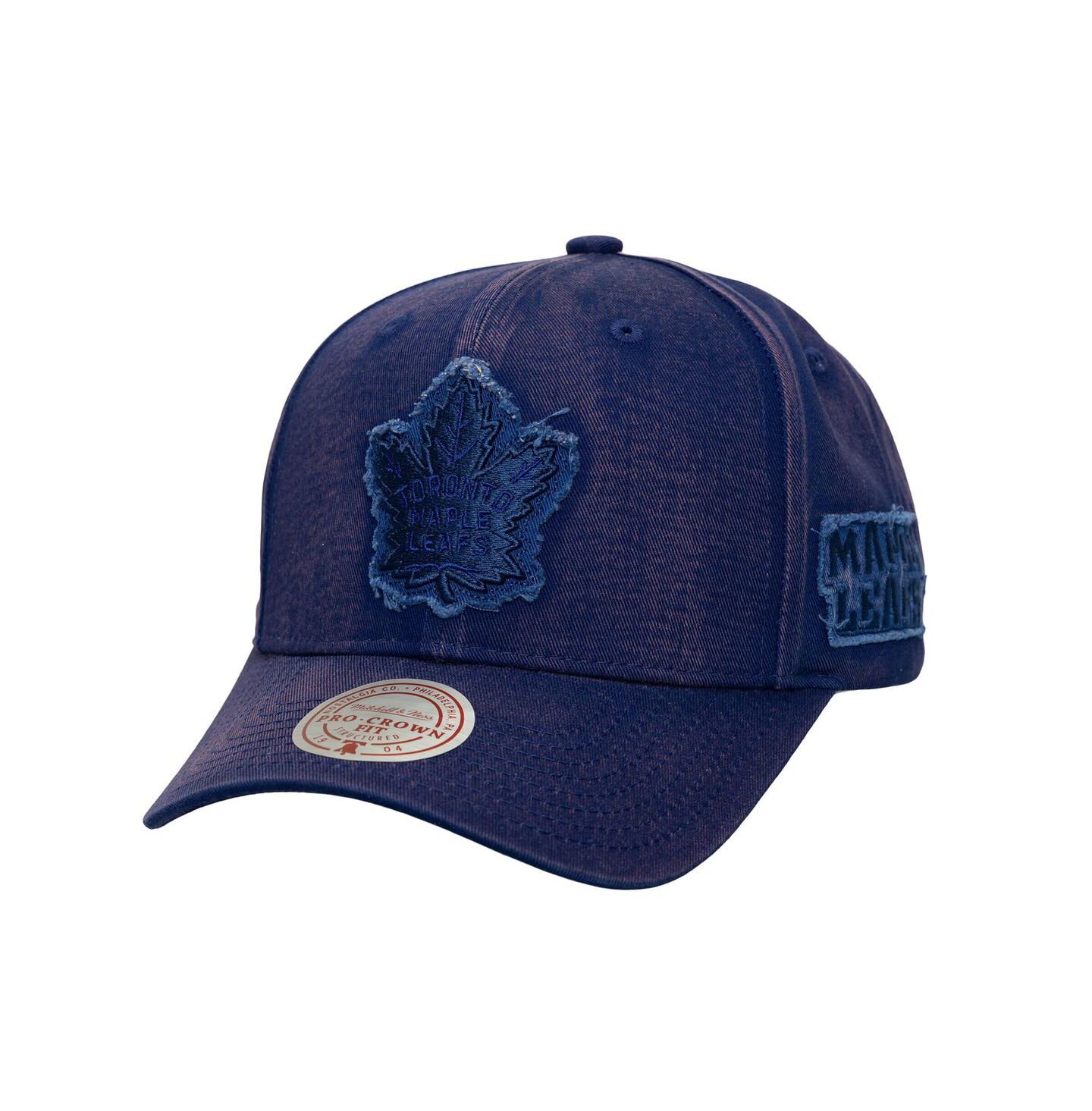 Мужская кепка Mitchell & Ness Navy Toronto Maple Leaf's Downtown Snow Wash Pro-Crown Adjustable Hat — фото 1