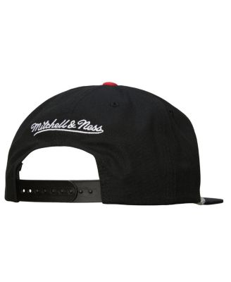 Men's Black Philadelphia 76ers Ascend Deadstock Snapback Hat